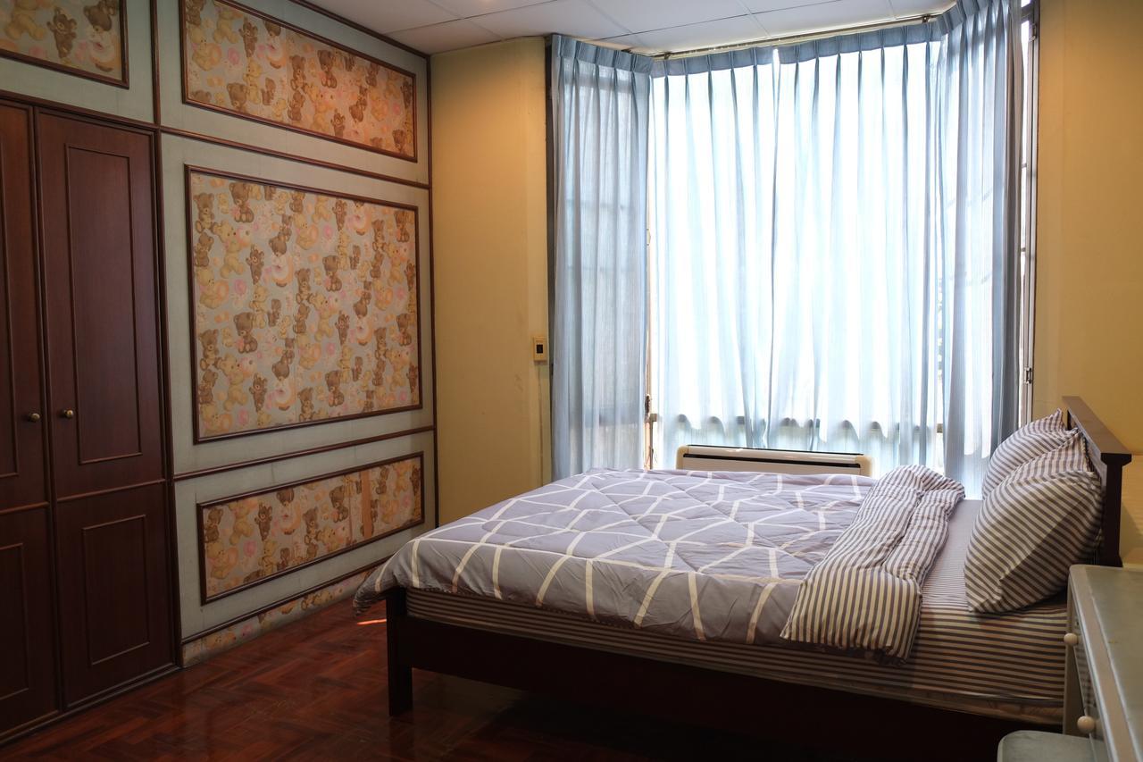 Nakhon Ramkhamhaeng Hostel