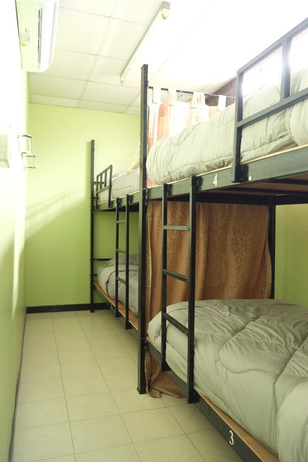 Nakhon Ramkhamhaeng Hostel *