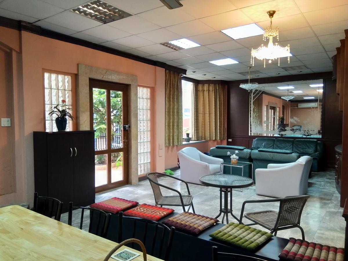 Nakhon Ramkhamhaeng Hostel *